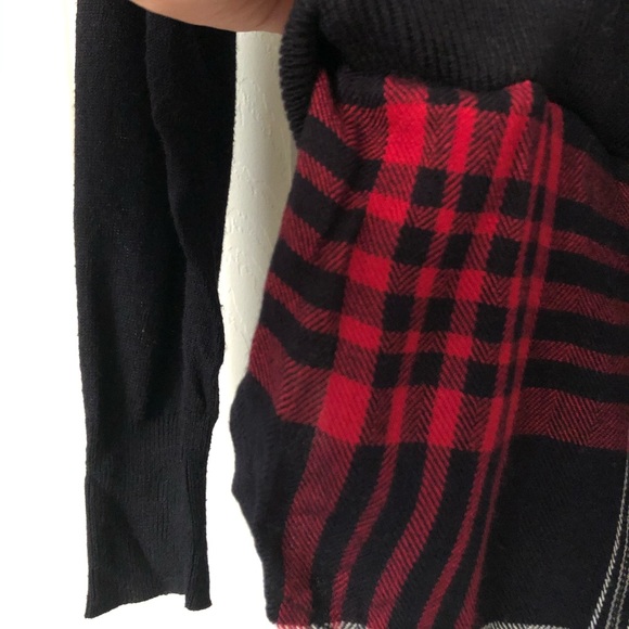 Susina Black and Red Flannel Pullover Sweater - Picture 5 of 5